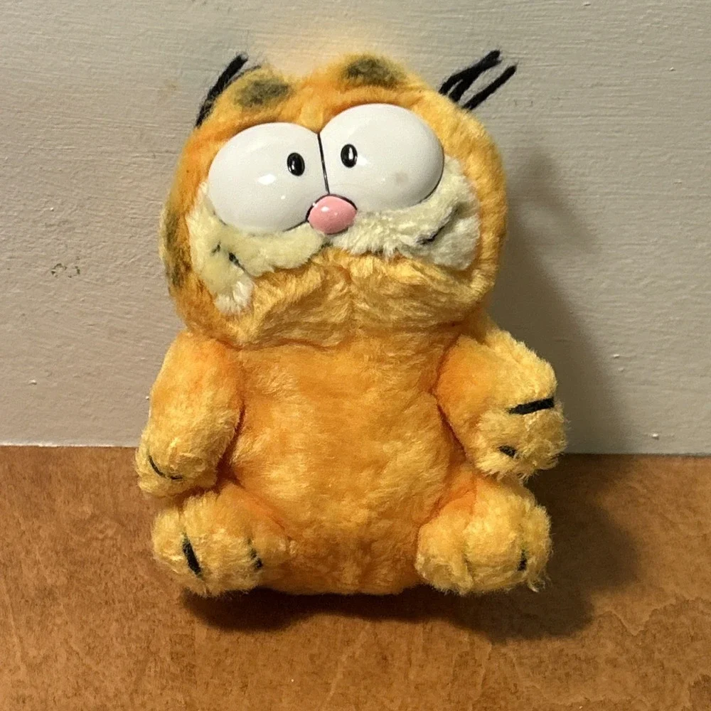 Wide Eyed Plush Garfield Stuffed Animal 1981 5.5